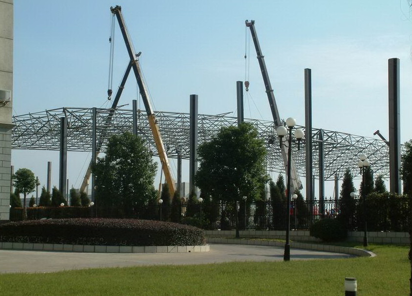 淮安加油站罩棚网架